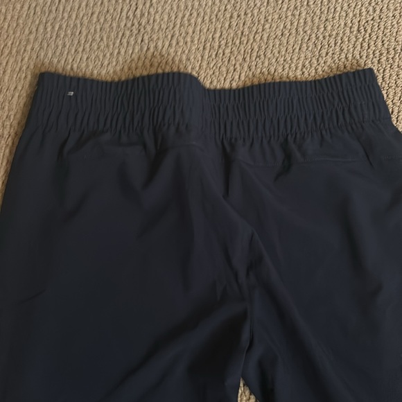 Calla pants with cinched bottoms - Picture 5 of 5